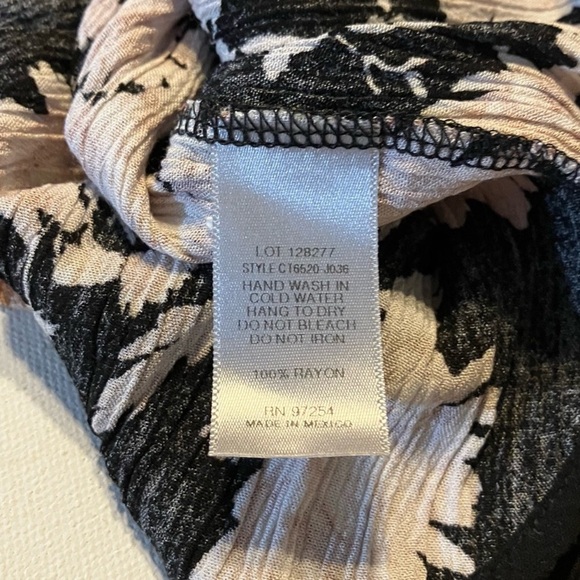 One Clothing Black Floral Off Shoulder Top - Picture 5 of 5